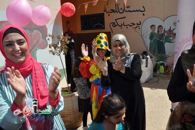 كفرقاسم – فيديو: بساتين الامل, السلام , والمحبة تحتفل بعيد الام على انغام عمو انس وجوقته ..